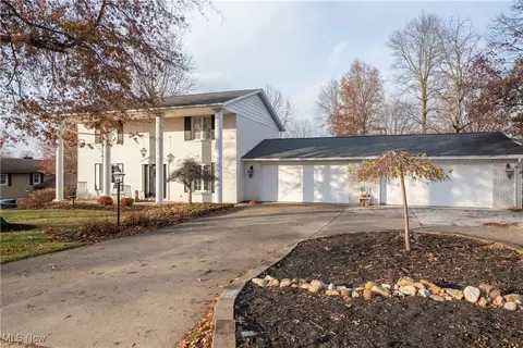 1327 Melrose Cir NE, Bolivar, OH 44612