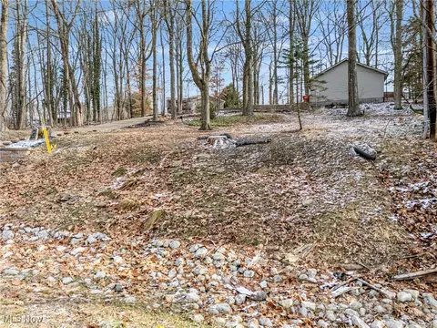 145 E Mohawk Dr, Malvern, OH 44644 photo 7