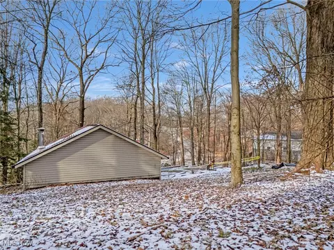 145 E Mohawk Dr, Malvern, OH 44644 photo 4