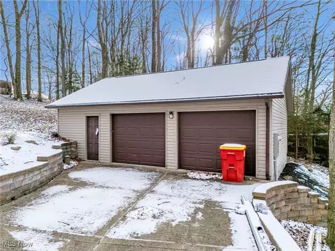 145 E Mohawk Dr, Malvern, OH 44644 photo 8