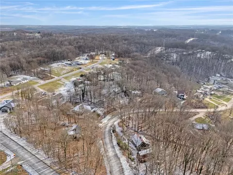 145 E Mohawk Dr, Malvern, OH 44644 photo 6