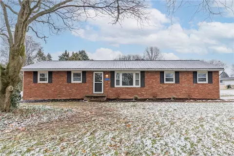 3203 Forestview St NE, Canton, OH 44721