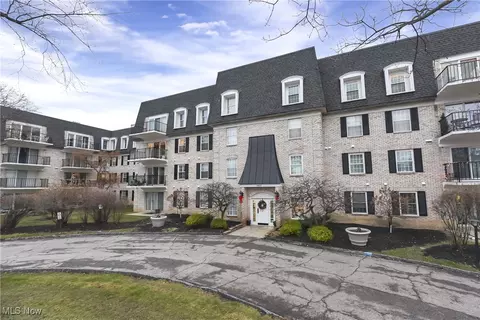 1931 King James Pkwy #330, Westlake, OH 44145