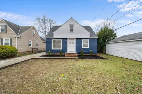 4560 Forest Edge Dr, Brooklyn, OH 44144