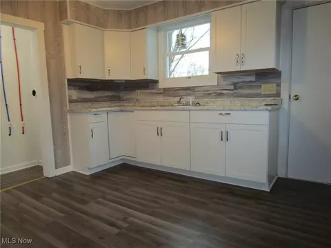 Kitchen - 459 Third St, Geneva, OH 44041 photo 2 of 5