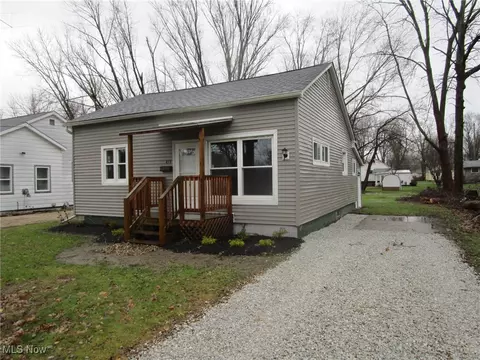 459 Third St, Geneva, OH 44041
