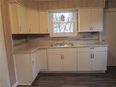 Kitchen - 459 Third St, Geneva, OH 44041 photo 4 of 5