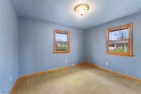 Bedroom - 188 Lakeshore Dr, Struthers, OH 44471 photo 3 of 3