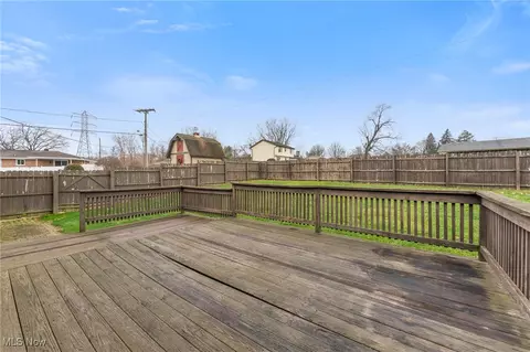 Exterior - 188 Lakeshore Dr, Struthers, OH 44471 photo 3 of 3