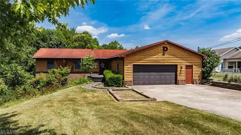 417 Wakefield Dr, Washington, WV 26181