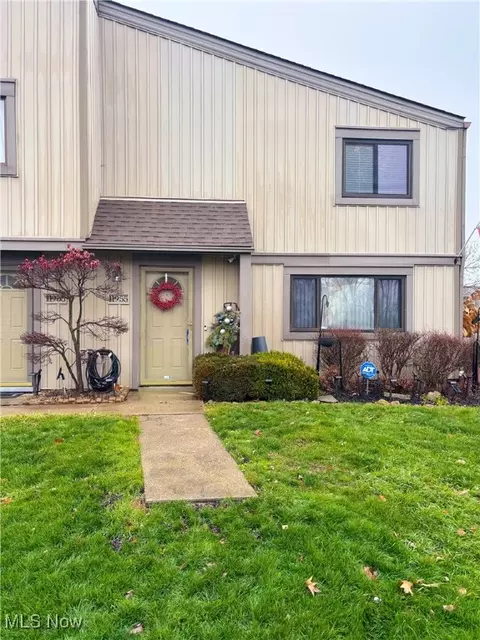11955 Harbour Light Dr #1955, North Royalton, OH 44133