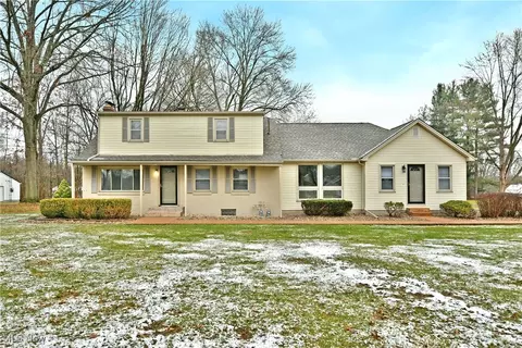 1460 N Road Rd NE, Warren, OH 44483