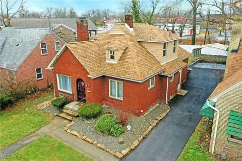26 Vermont Ave, Youngstown, OH 44512