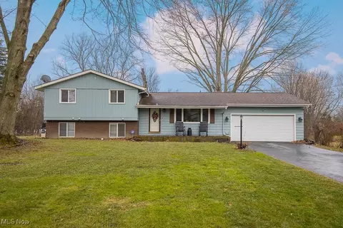 6644 Rosedale Dr, Amherst, OH 44001