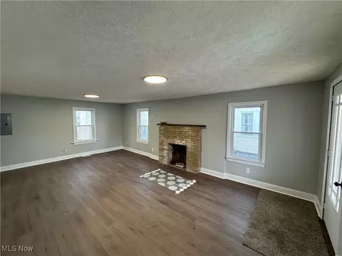 Living - 6539 Conley Rd, Ashtabula, OH 44004 photo 3 of 4