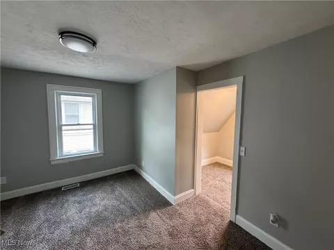 Bedroom - 6539 Conley Rd, Ashtabula, OH 44004 photo 3 of 5
