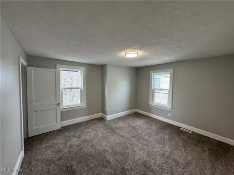Bedroom - 6539 Conley Rd, Ashtabula, OH 44004 photo 5 of 5
