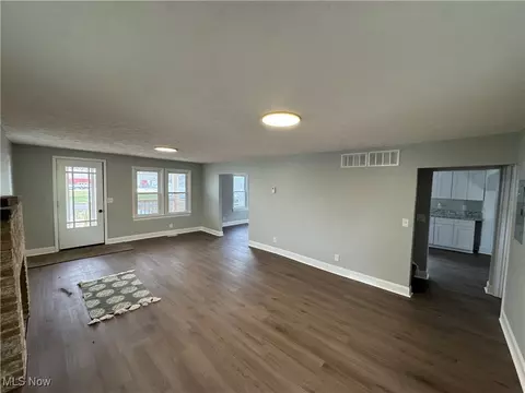 Living - 6539 Conley Rd, Ashtabula, OH 44004 photo 4 of 4