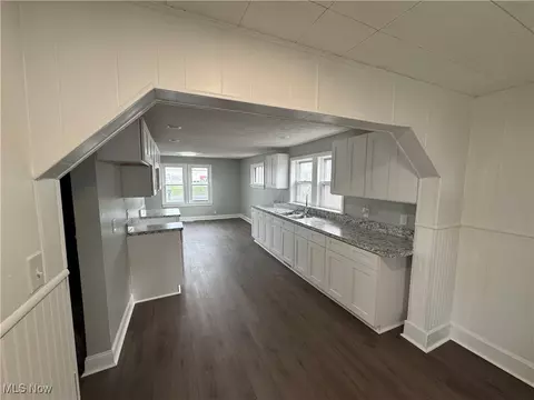 Entry Way - 6539 Conley Rd, Ashtabula, OH 44004 photo 2 of 2