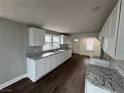 Entry Way - 6539 Conley Rd, Ashtabula, OH 44004 photo 1 of 2
