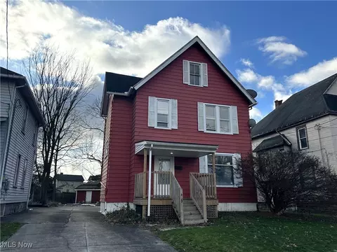 439 School St NW, Warren, OH 44483