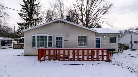 2188 Elmwood Ave, Stow, OH 44224