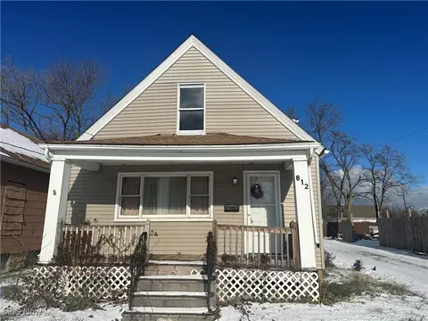 812 W 18th St, Lorain, OH 44052
