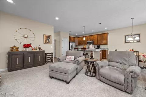 742 Cedar Crest Dr, Elyria, OH 44035 photo 4