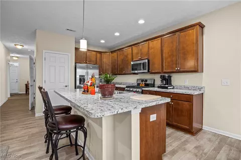 742 Cedar Crest Dr, Elyria, OH 44035 photo 8