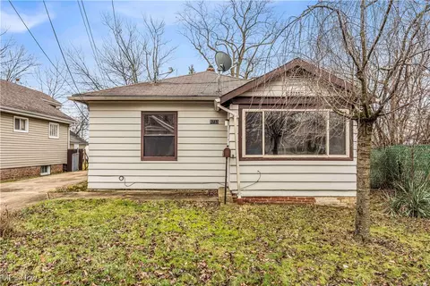 5733 Longwood Ave, Maple Heights, OH 44137