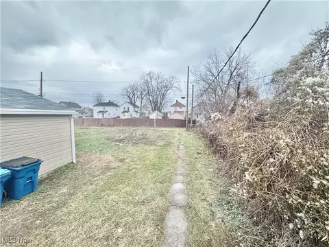 Exterior - 2235 E 30th St, Lorain, OH 44055 photo 6 of 11