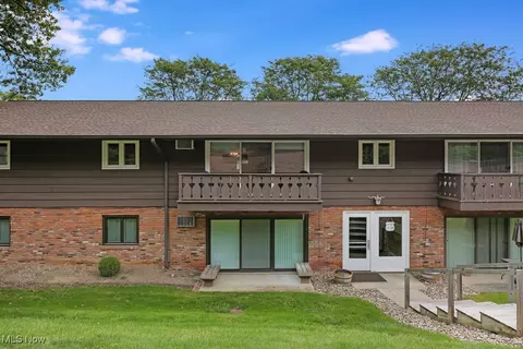 5721 Som Center Rd #25, Solon, OH 44139
