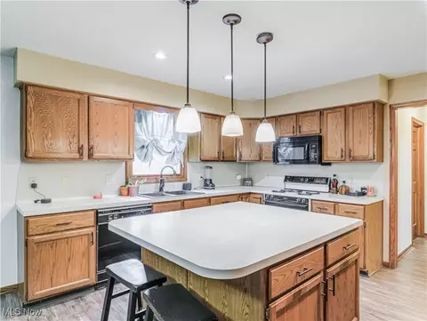 2184 Windham St NE, Canton, OH 44721 photo 12