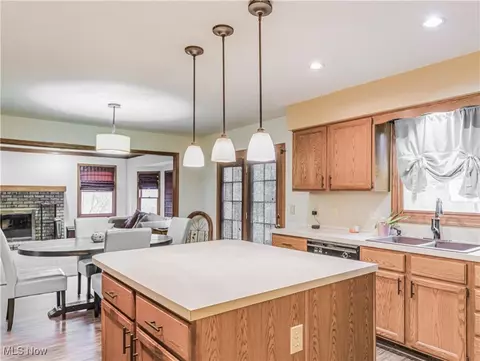 2184 Windham St NE, Canton, OH 44721 photo 11