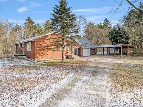 7082 Waynesburg Dr SE, Waynesburg, OH 44688