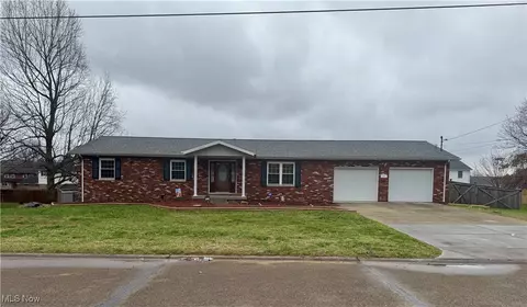 233 Walnut Grv, Washington, WV 26181