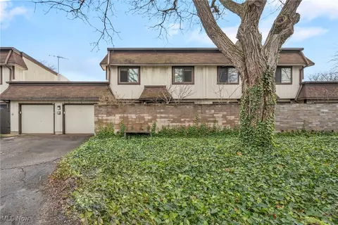9956 Johnnycake Ridge Rd #B5, Painesville, OH 44077