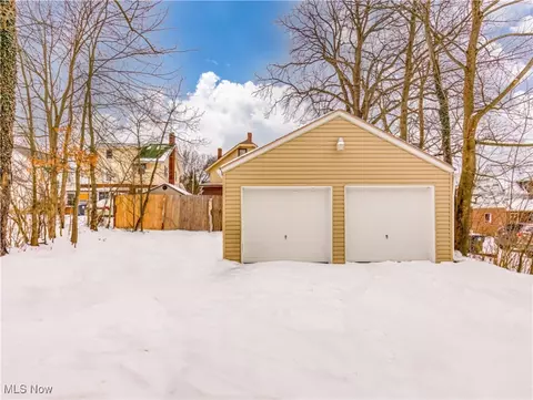 787 Packard Dr, Akron, OH 44320 photo 5