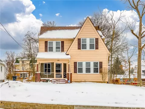 787 Packard Dr, Akron, OH 44320