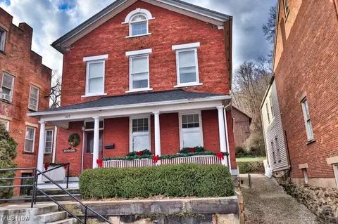 427 N Whitewoman St, Coshocton, OH 43812