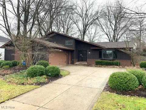 27641 Bryandale Dr, Westlake, OH 44145