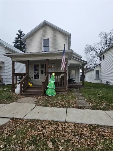 513 S 10th St, Coshocton, OH 43812