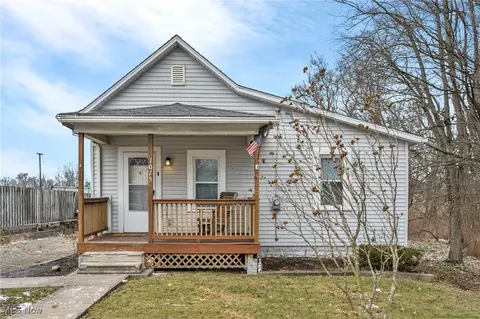 1075 W Waterloo Rd, Akron, OH 44314