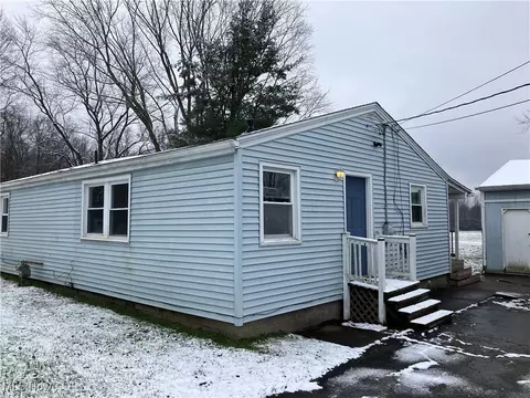 4618 N Park Ave, Champion, OH 44483