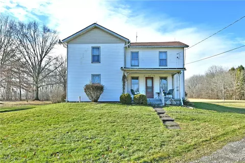 1513 Sharon Hogue Rd, Masury, OH 44438