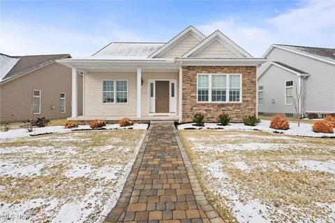 239 Bristol Ln, Columbiana, OH 44408
