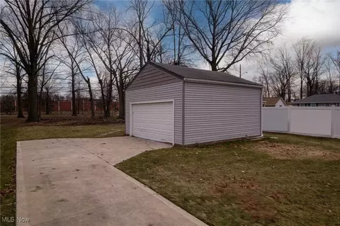 29648 Robert St, Wickliffe, OH 44092 photo 33