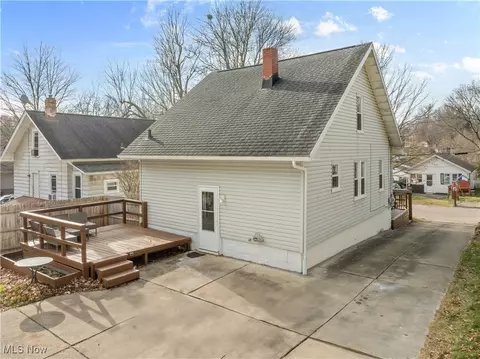 Exterior - 567 Elko Ave, Akron, OH 44305 photo 3 of 3