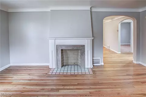Living - 604 E 260th St, Euclid, OH 44132 photo 3 of 5