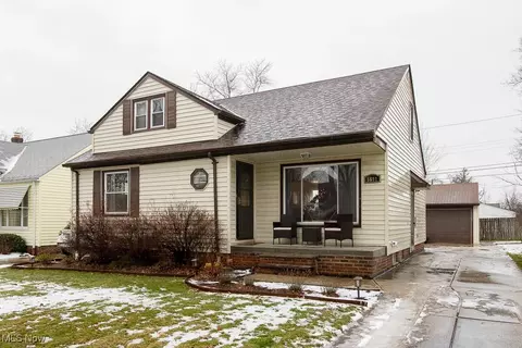 5691 Cherokee Dr, Lyndhurst, OH 44124 photo 3